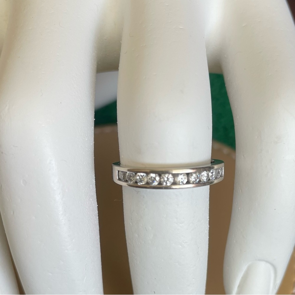 Solid 14K White Gold & CZ Round Cut wedding band Ring Size 6